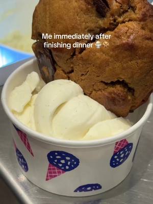 Fall spiced chocolate chunk cookie a la mode hits different 🍂🍨