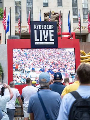 Can’t make it to the course? No problem! 😄 Catch all the action LIVE at the Ryder Cup Experience in Rockefeller Center.  #RyderCup #RockefellerCenter 