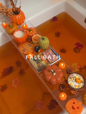 Run a fall bath with me 🎃🛀🏼🍁🫧 Most things can be found in my amazon storefront under ‘bath finds’ 🧡 #bath #fallaesthetic #asmr #satisfying #relaxing 