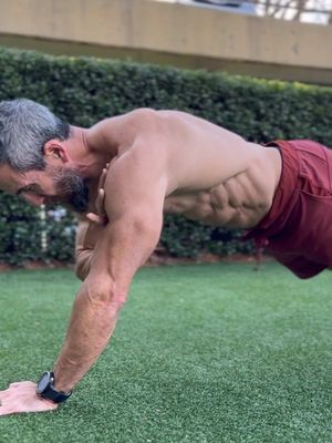 Abs-travaganza #abs #triceps #fitnessmotivation 