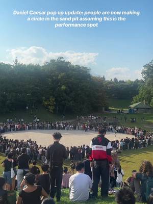 only @DanielCaesar could make a toronto friendship circle  #toronto #danielcaesar #trinitybellwoods #trinitybellwoodspark #popupconcert 