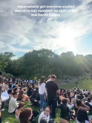 @DanielCaesar where are youuuuu #toronto #danielcaesar #trinitybellwoods #trinitybellwoodspark #popupconcert 