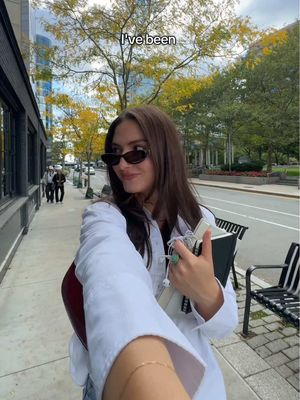 📗pt. 8.. a cute man approaching  me & a free cookie = a great morning #dating #datingapps 