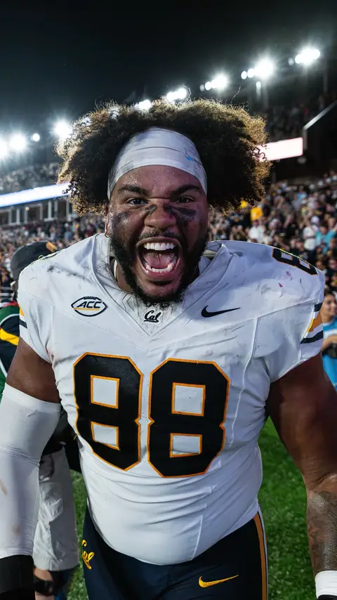 It’s a great day to be a 𝑮𝒐𝒍𝒅𝒆𝒏 𝑩𝒆𝒂𝒓 😤 #SmartAndTough #GoBears 