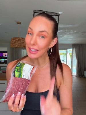 A different kind of haul 🛒  A meat box from @OUR COW 🐮  Im really excited to now be a ambassador for #ourcow , growing up on farms this is pretty special for me! To know I’m not only supporting local Aussie farmers but also getting the best quality grass fed red meat , hormone free chicken and wild caught seafood feels good! You can customise your own box and even learn about the farmers and farms your meat came from!  I use to only eat steak once a week but now its DAILY and I’ve never felt better - kids are obsessed with the lasagne and chicken snitzels and nuggets!