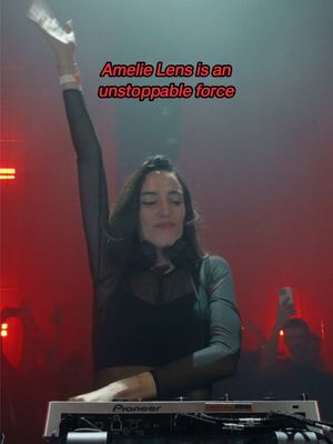 The inimitable @amelie lens stormed Drumsheds once again with her signature mix of raw electronic music and unparalleled selection of mind-altering records. #amelielens #drumsheds #techno #electronicmusic 