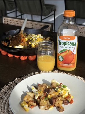 #TropicanaPartner Breakfast skillet and pure, premium Orange juice @Tropicana 