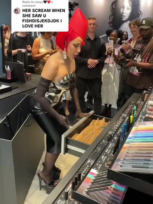 Replying to @Jayyy🖤❤️ she said “don’t be a snitch” im cryinggggg 😭😂 @Doja Cat 