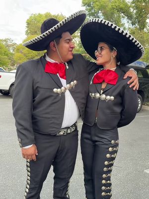 SHE KNOWS WHO HER MAN IS 😈🇲🇽 @sara #hispanictiktok #toxicos_oficcial #felipito #toxicos #sarasaffari 