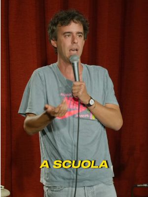 Professori stressati e alunni milanesi antipatici 🏫🪖 Arriveranno novità frizzanti a breve🦩🎫 #lucaravenna #liceo #standupcomedy #studenti #professori