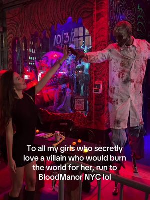 A villain who yearned @BloodManorNYC P.S. they had werewolves inside 🤫 #bloodmanornyc #hauntedmansion #halloweennyc 