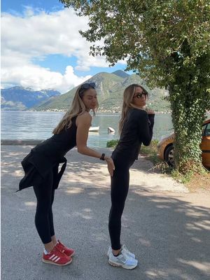 Your wish is our command. Go and follow @Double Act Diaries 👯‍♀️  #sabrinacarpenter #nobodysson #trendingaudio #doubleact #forfun 