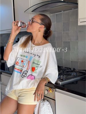 AD What I eat in a day with @biomel.life These mini milkshakes are SO TASTY & they support your gut health!! Available at Waitrose, Sainsbury’s & M&S PS. MISHA for 25% off online orders too! 