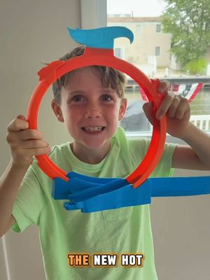 The NEW Hot Wheels Speed Snap Track Systemmakes racing faster, easier, and way more fun. Build it. Snap it. Put it away.