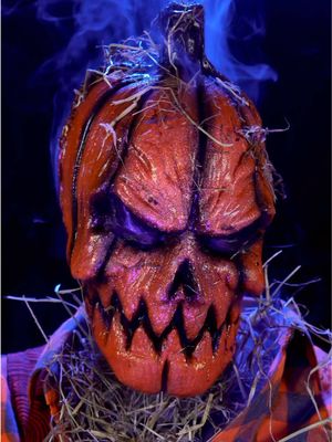 Heard it’s October tomorrow 👀🎃🍁 Another incredible sculpt by my favourite creative genius @littlejohnsfx 🖤 I’m running out of words to describe how talented you are at this point!!! 🥹 I’m so excited to show you guys all the amazing things I’ve been up to this spooky season 👻 #sfxmakeup #halloween #pumpkin #transition #fyp 