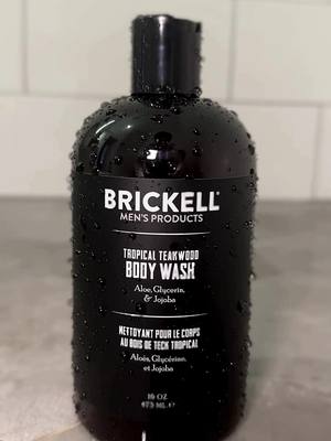 Gym bag must have? Brickell Men’s Body Wash. It deep cleans sweat, oil & dirt, without harsh chemicals. Just a rich lather, skin-loving vitamins, and scents that actually wake you up: ✨ Invigorating Mint 🍋 Lemon Lime 🌴 Tropical Teakwood Clean. Hydrated. Fresh. Always. 🚿 #BrickellMensProducts #MensBodyWash #PostWorkoutRefresh #CleanSkincareForMen #Miami