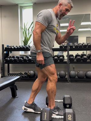 Build Beast Mode Legs with this insane start position👌🏼✔️ #legday #workout #gym 