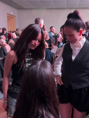 What we would do to be part of this girl chat with Jisoo, Jenna Ortega and Mikey Madison at Dior’s Paris Fashion Week Show 😍 Video: Hypebae  #parisfashionweek #jennaortega #jisoo #mikeymadison 