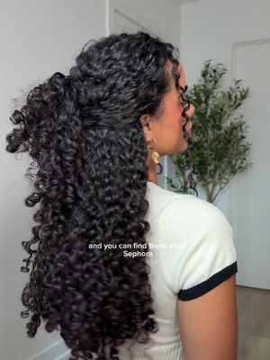 Half up half down hairstyle All of my go-to products are available at @sephoracanada #curlyhairtutorial #naturalhair #curlyhairstyles 