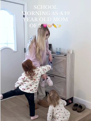 I’m happy she’s still loving school 😂 me on the other hand… #MomsofTikTok #backtoschool #school #momlife #morning 
