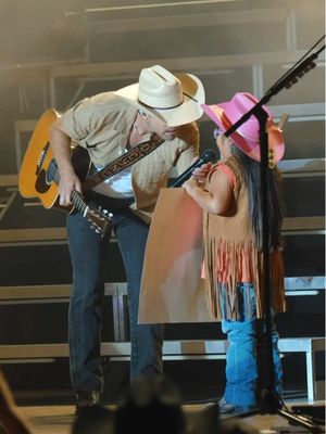 Cowgirl's first concert! Thanks for spending it with us! #dustinlynch #countrymusic #livemusic 