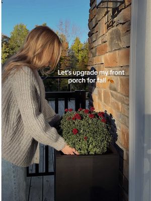 Trying to add some little upgrades around our home for fall! I’ve neglected our front porch set up, so first step was adding this planters from @VeraDek with some mums. What else should I add? #myveradek #porchdecor #fallhomedecor #fallporchdecor 
