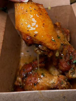 Brooklyn wing house | 1269 Ralph Ave Brooklyn NY  #brooklyn #nycrestaurants #nyceats #nycfood #nycfoodie 