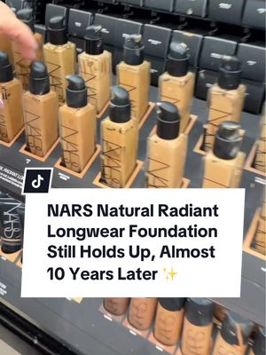 #NARSPartner Did you know one of the top foundations on the market is almost 10 years old? It’s @NARS Cosmetics Natural Radiant Longwear Foundation, and she’s still holding her own. When she launched, the formula was ahead of her time: lightweight, radiant, and buildable. That kind of versatility was basically unheard of back then, and it’s why she became such a star! If she was once your go to, maybe it’s time to give her another spin. You might just surprise yourself, beauty queens The more you know #foundation #narscosmetics #makeup #thelipsticklesbians 