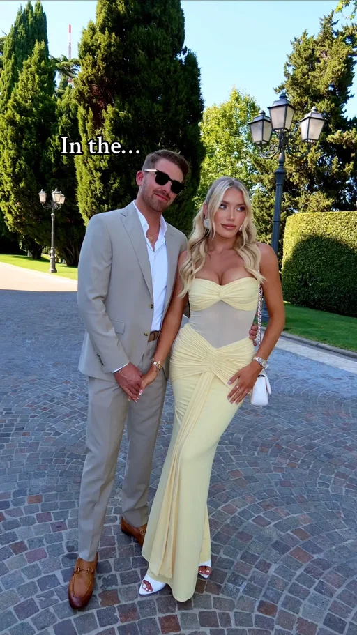 🤭🤭🤭 #engagedtiktok #engagmentring #2026bride #90210 #weddingplanning 