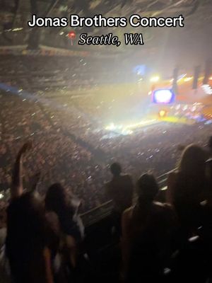 #invited One of the perks of creating content? Taking the biggest @Jonas Brothers fan I know @jenny_doingstuff … to their concert at my fav Seattle venue @Climate Pledge Arena in a suite! Thanks @Alaska Airlines we had the best time!!! 🫶🏼💙✈️ So much fun seeing @Sum 41  #jonasbrothers #jonasbrothersseattle 