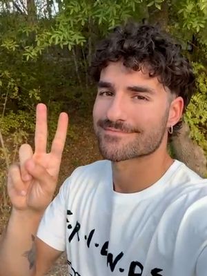Competição aberta para ver quem está mais entusiasmado com o trailer da temporada 2 de #RaboDePeixe. A nossa aposta: o Rodrigo, sem dúvida. #netflix #netflixpt #fyp