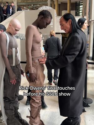 Rick Check ☑️ @RICK OWENS ONLINE doing his final touches at his SS26 show during Paris Fashion Week ‼️ #DazedFashionTV #TikTokFashion #PFW #RickOwens