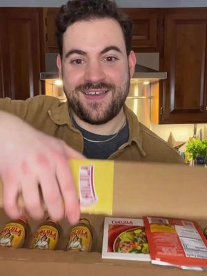 which flavor is your favorite? shop the Cholula variety pack now to try all 8 hot sauces! @snachwithzach 