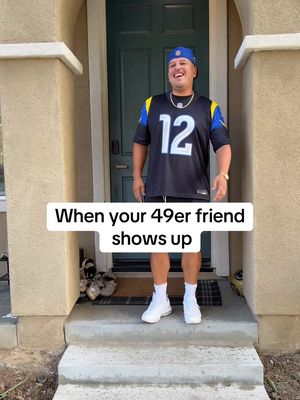 When your 49er friend shows up @ogcarnal 😂😂 #football #49ers #rams