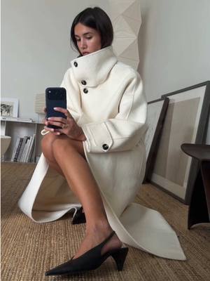 Just found the perfect white coat for fall, bye. 