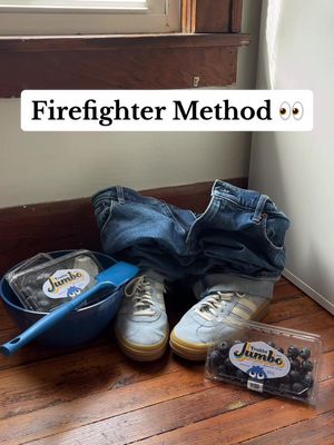 Firefighter method in case anyone wants to have a yummy snack with us…👉👈🫐 #firefighter #trend #fyp #blueberry #healthysnacks 