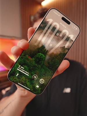 This iPhone 17 Pro Max setting saved my eyes... #iphone #iphone17promax #apple #tech  #foryou #foryoupage