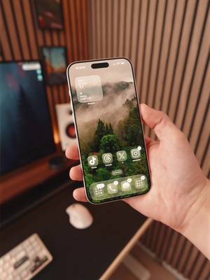 my iPhone 17 pro max homescreen and lockscreen setup! #iphone #iphone17promax #apple #tech  #foryou #foryoupage #ios26