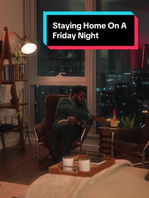 A good drink. A good view. And a good book is all I need on a Friday night.  #fridaynight #stayinghome #apartmenttherapy 