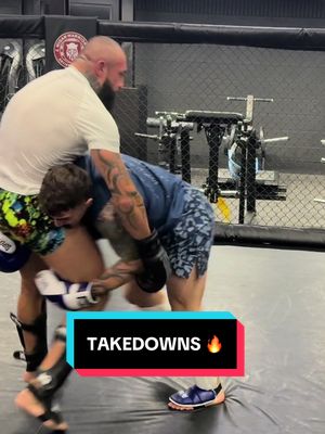 3 weeks until my next fight 👊 #UFC #fyp #training #trendingsong #tomaspinall 