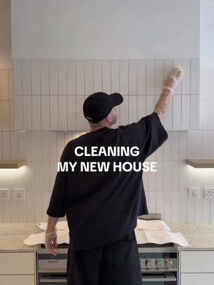 FINALLY the kitchen can be unpacked!!!! 🙌 Here’s a list of things left in the kitchen I didn’t show because to be honest it would’ve taken tooooo long: • the freezer full of rotten food • the bins filled with rubbish & mould • 1 x fungal nail treatment  • spilt pile of turmeric in a drawer  • 20 random glasses (many unwashed) • 9 mugs (mostly chipped)  • 1 x microwave which was binned because it looked like something was growing in it 🤢  Now I can finally make a coffee without being grossed out 🕺🏼  #cleanwithme #cleaningmotivation #newhouse #sundayreset #CleanTok 