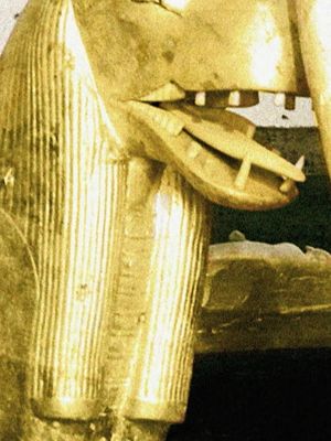 Almost a century after Howard Carter uncovered Tutankhamun's tomb, the colorization of his photographs allowed others to see the discovery's true splendor 🎥: #KingTutInColor