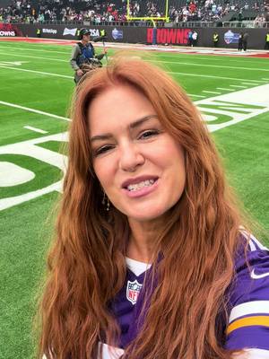 We got Isla Fisher on our side! #nfl #minnesotavikings #justinjefferson #islafisher 