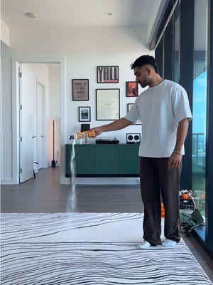sunday reset 🧺 come hang with me for a weekend reset + rnb vibes. fun fact, every song l use is a subliminal message 🤣 today it's Mariah, since she's slowly defrosting #sundayreset #cleanwithme #cleaningmotivation #weekendreset #cleaningtiktok 