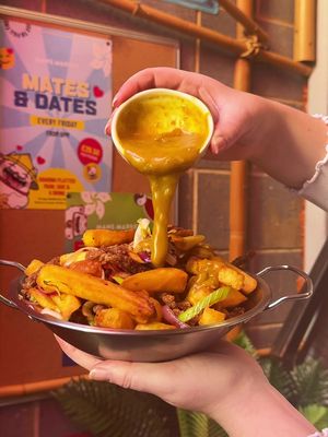 @MANS Market are serving up modern Chinese in the heart of Leeds & they’ve just dropped a brand new menu 😮‍💨  We’re talking Spice Bags, Crispy Beef and Duck Pancakes!  And you don’t want to miss out on their iconic bottomless brunches 🥂 ad #leedsbucketlist #mansmarket #leedsfoodie #chinesefood 