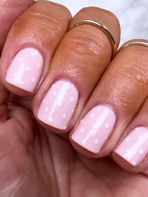 Replying to @Luluuuuu Which nail polish brand should I do next?? 💅🏽 Testing Regular Nail Polishes ep. 2 - today on the chopping block, we have @Essie gel couture, I have high hopes!! Very impressed with the 10 day wear of @Sally Hansen miracle gel (kinda knew it though). Remover is @ONYX Professional® 