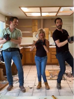 Transformation in 5, 6, 7, 8! #beforeandafter #kitchenremodel #kitchen #goldiehawn #propertybrothers 