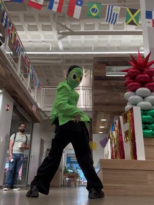 sophia is adding this to her emote library #duolingo #yoonchae #acelerada 