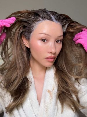 finally got around to filming a hair coloring tutorial! 💇🏼‍♀️💗 I use a 1:1:2 mixing ratio with agebeautiful HLA + 9AA + 20 vol developer, lmk if u have any questions! 🙋🏻‍♀️