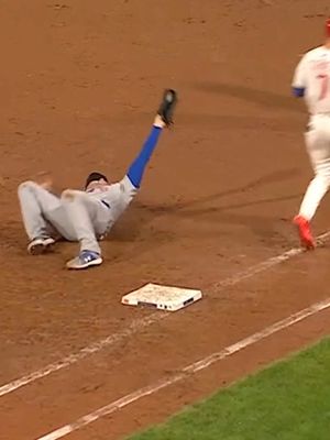 That’s a W! #dodgers #sports #losangeles 